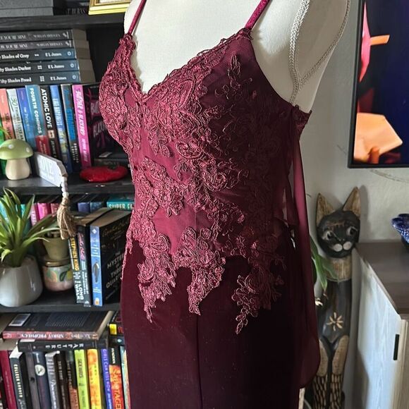 Azazie Size 2 Burgundy formal Gown Velvet lace formal dress bridesmaid prom - Picture 11 of 11
